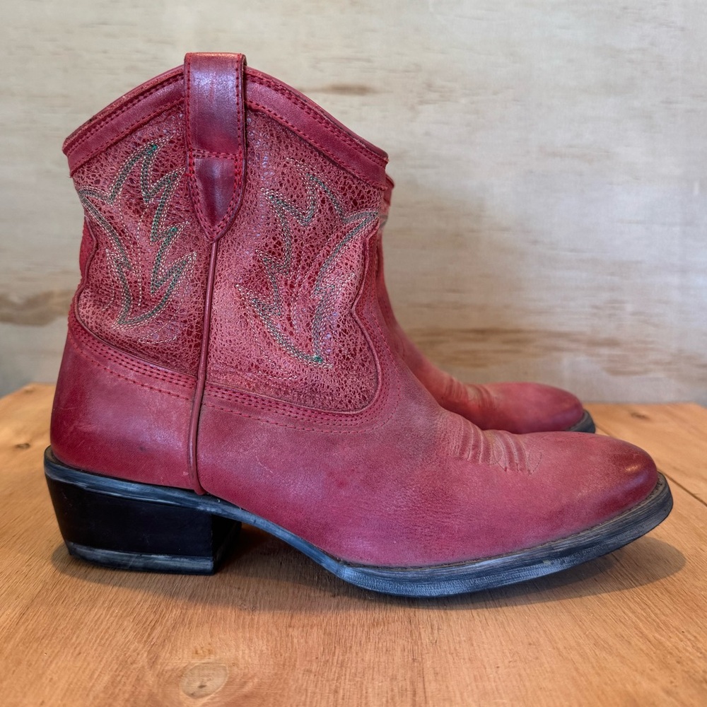 Ariat Billie Unbridled Red Western Ankle Boots Sz 6.5B